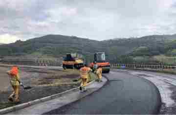  Rodovia de Pinhão recebe serviços de conservação do pavimento do DER/PR 